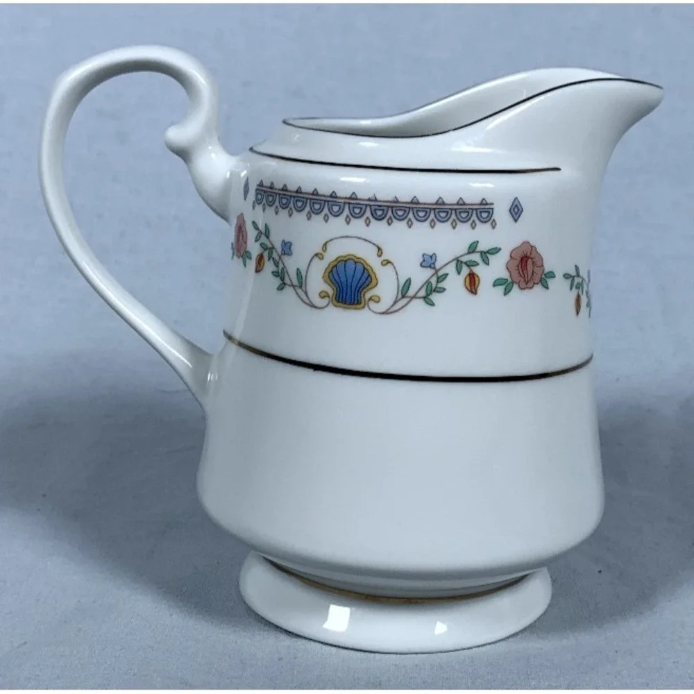 Vintage Sango Tivoli #8305 Creamer 10 oz Pink Flowers Blue Shell Japan